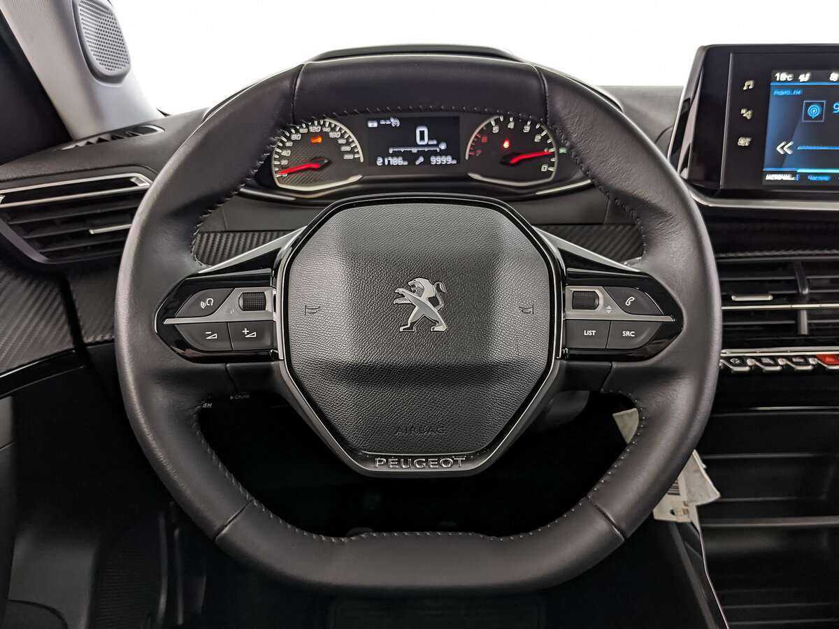 Купить Peugeot 2008 с пробегом. Фото: #17