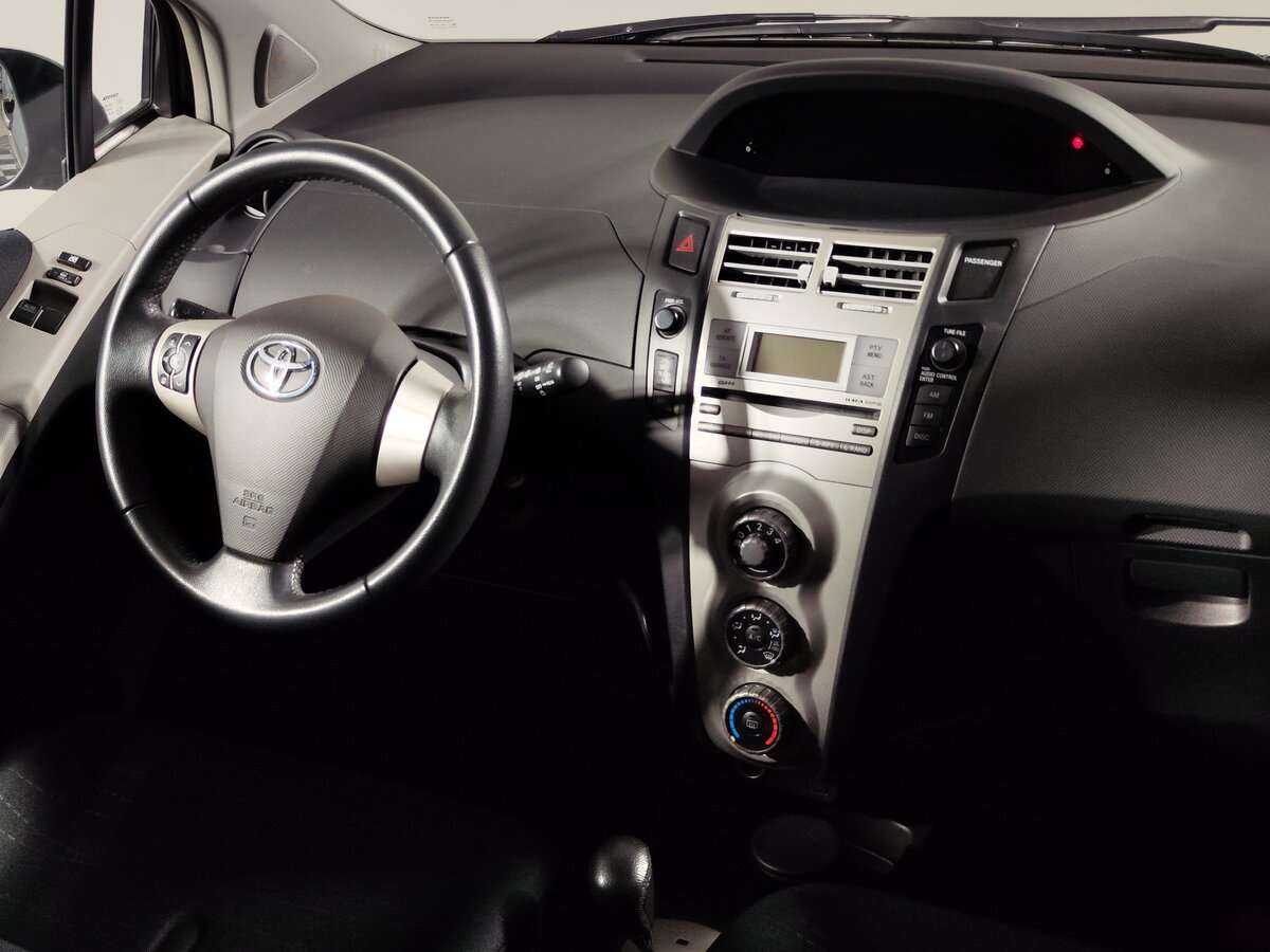 Купить Toyota Yaris с пробегом. Фото: #12