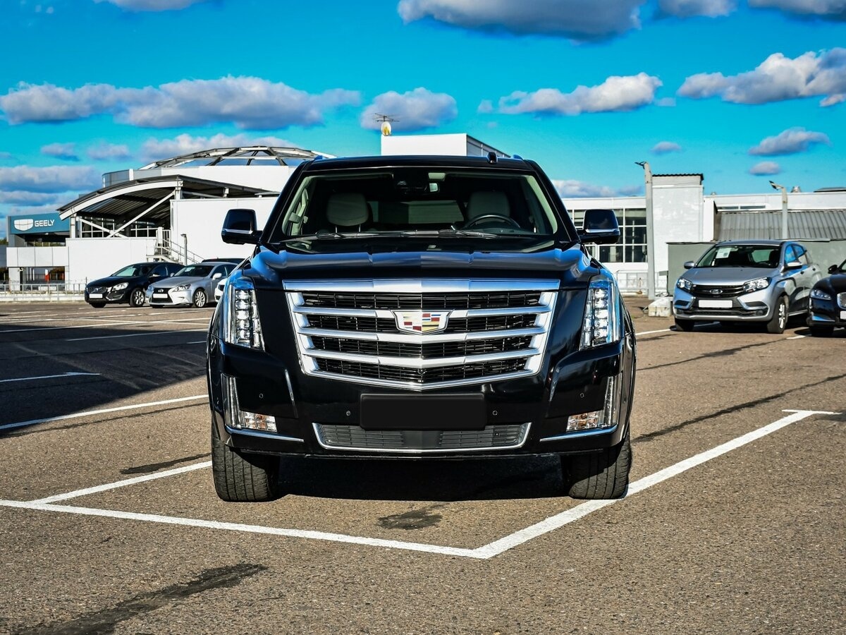 Купить Cadillac Escalade с пробегом. Фото: #1
