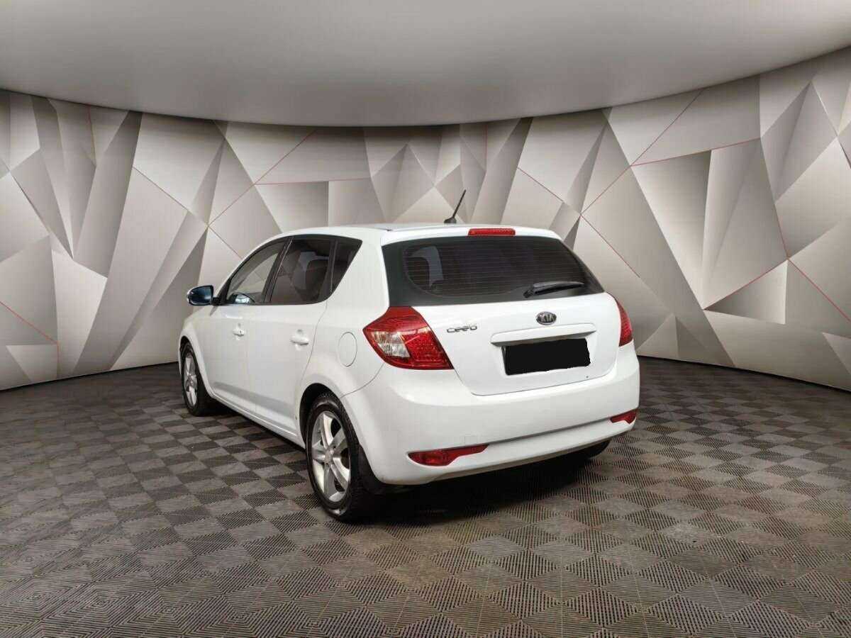Купить Kia Ceed с пробегом. Фото: #3