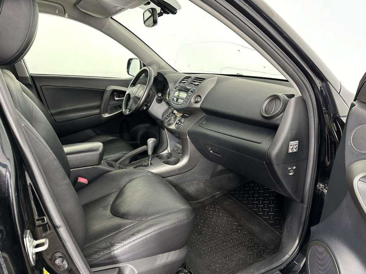 Купить Toyota RAV4 с пробегом. Фото: #12