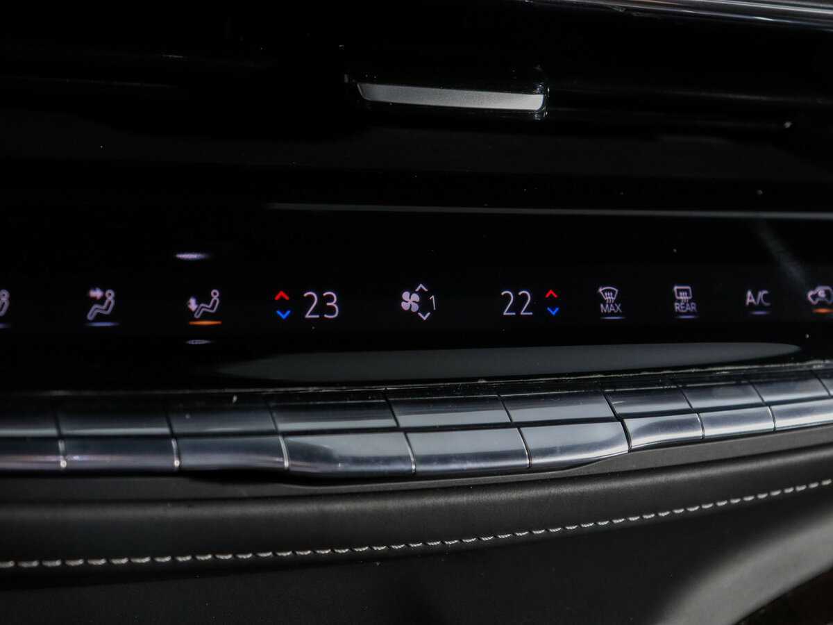 Купить Cadillac Escalade с пробегом. Фото: #33