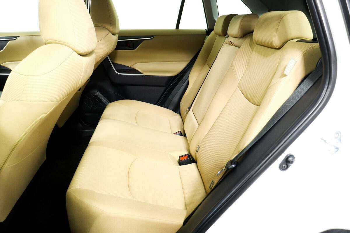Купить Toyota RAV4 с пробегом. Фото: #11