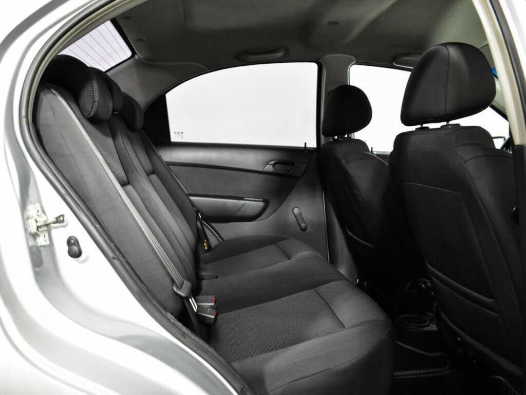 Купить Chevrolet Aveo с пробегом. Фото: #9