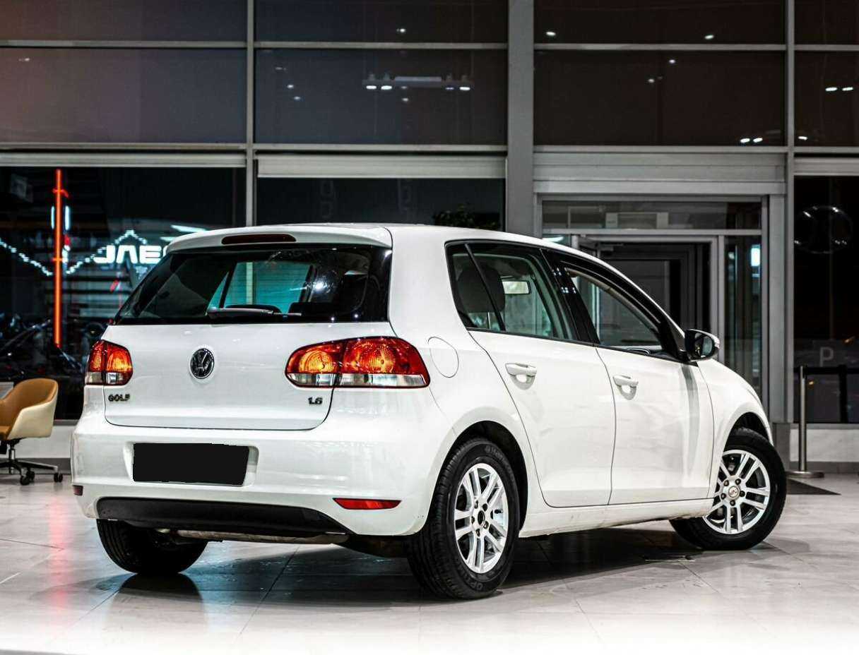Купить Volkswagen Golf с пробегом. Фото: #2