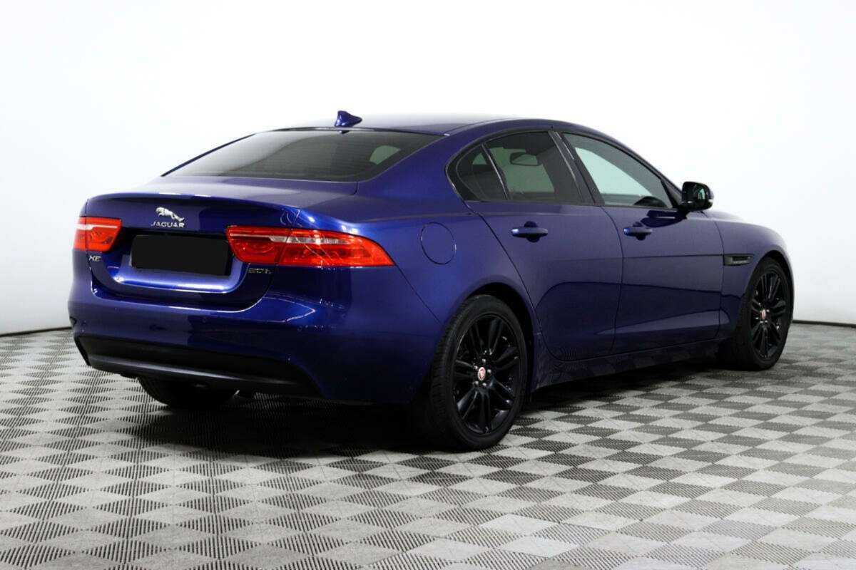 Купить Jaguar XE с пробегом. Фото: #4
