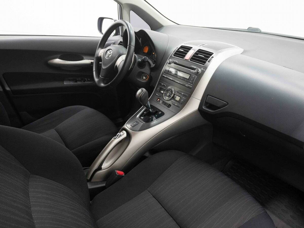 Купить Toyota Auris с пробегом. Фото: #11