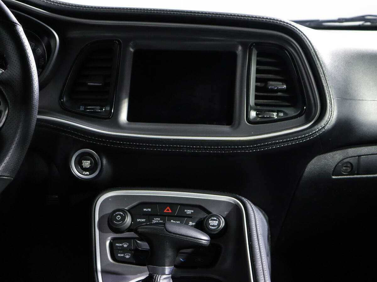 Купить Dodge Challenger с пробегом. Фото: #11