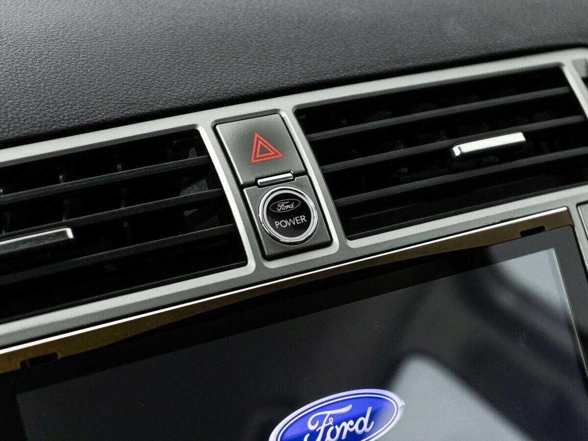 Купить Ford Kuga с пробегом. Фото: #15