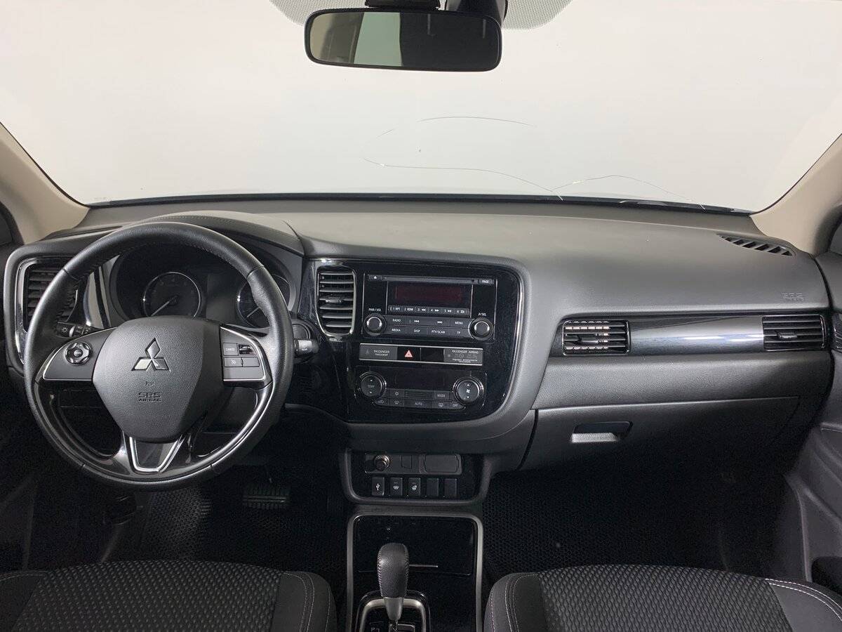 Купить Mitsubishi Outlander с пробегом. Фото: #11