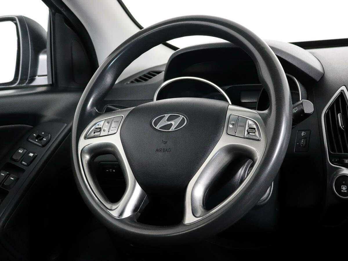 Купить Hyundai ix35 с пробегом. Фото: #11
