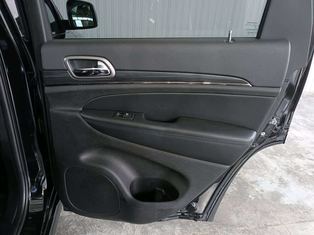 Купить Jeep Grand Cherokee с пробегом. Фото: #21