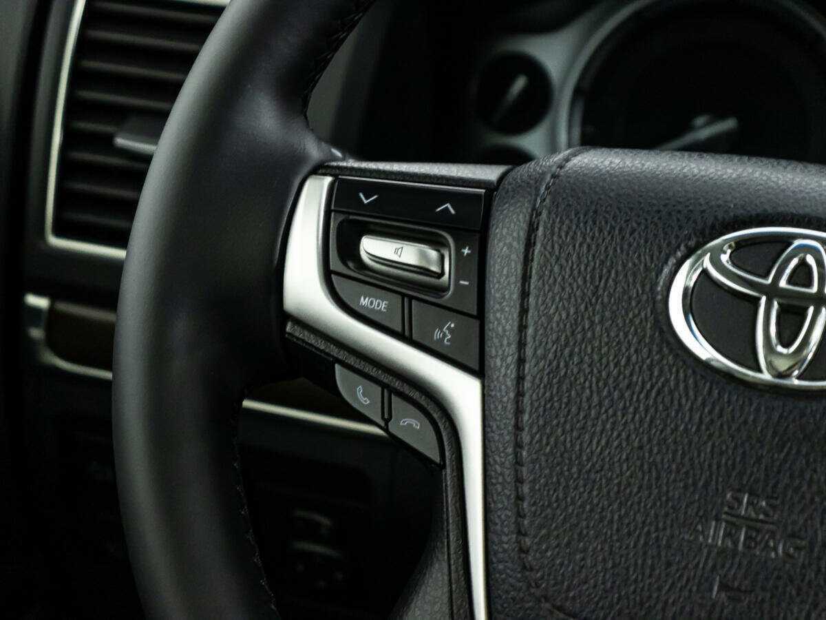 Купить Toyota Land Cruiser с пробегом. Фото: #26