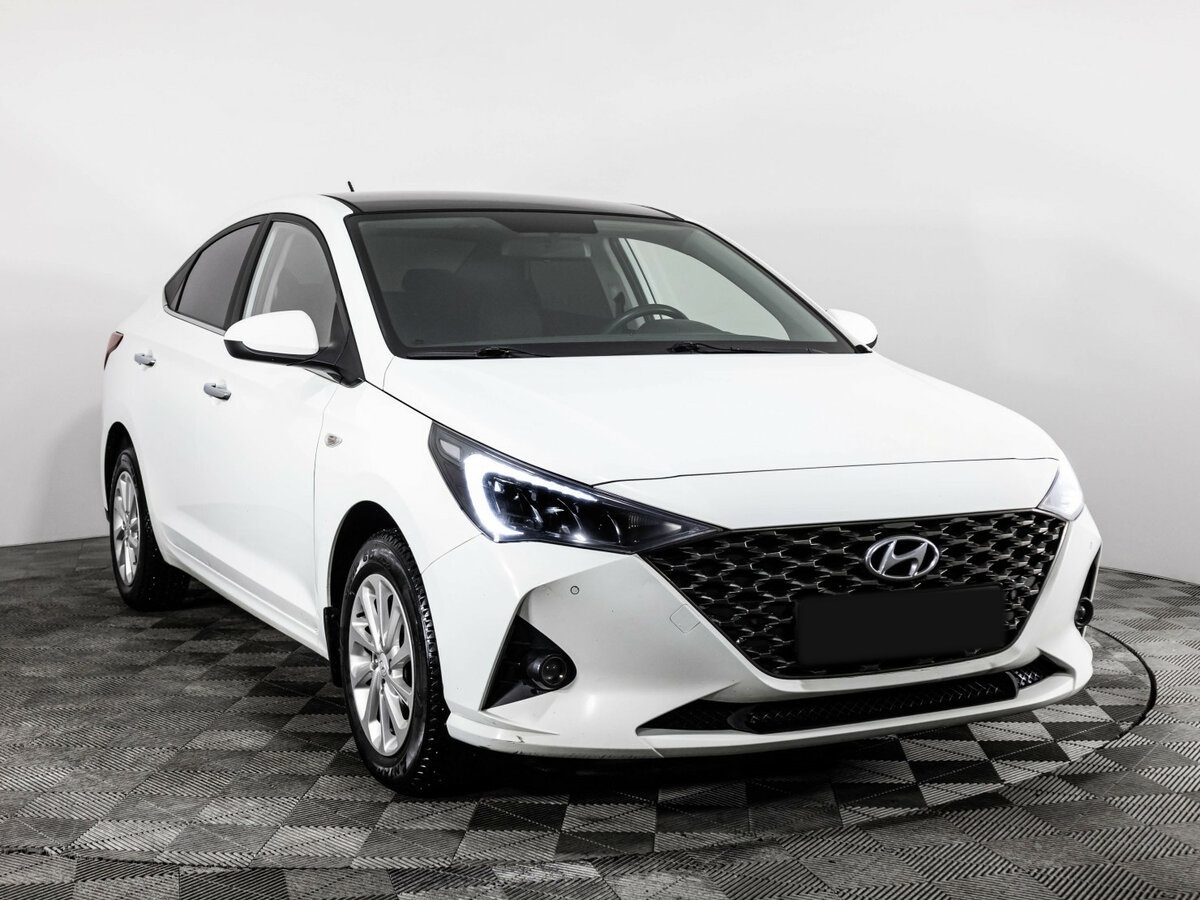 Купить Hyundai Solaris с пробегом. Фото: #2
