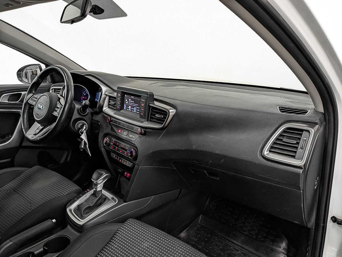 Купить Kia Ceed с пробегом. Фото: #10