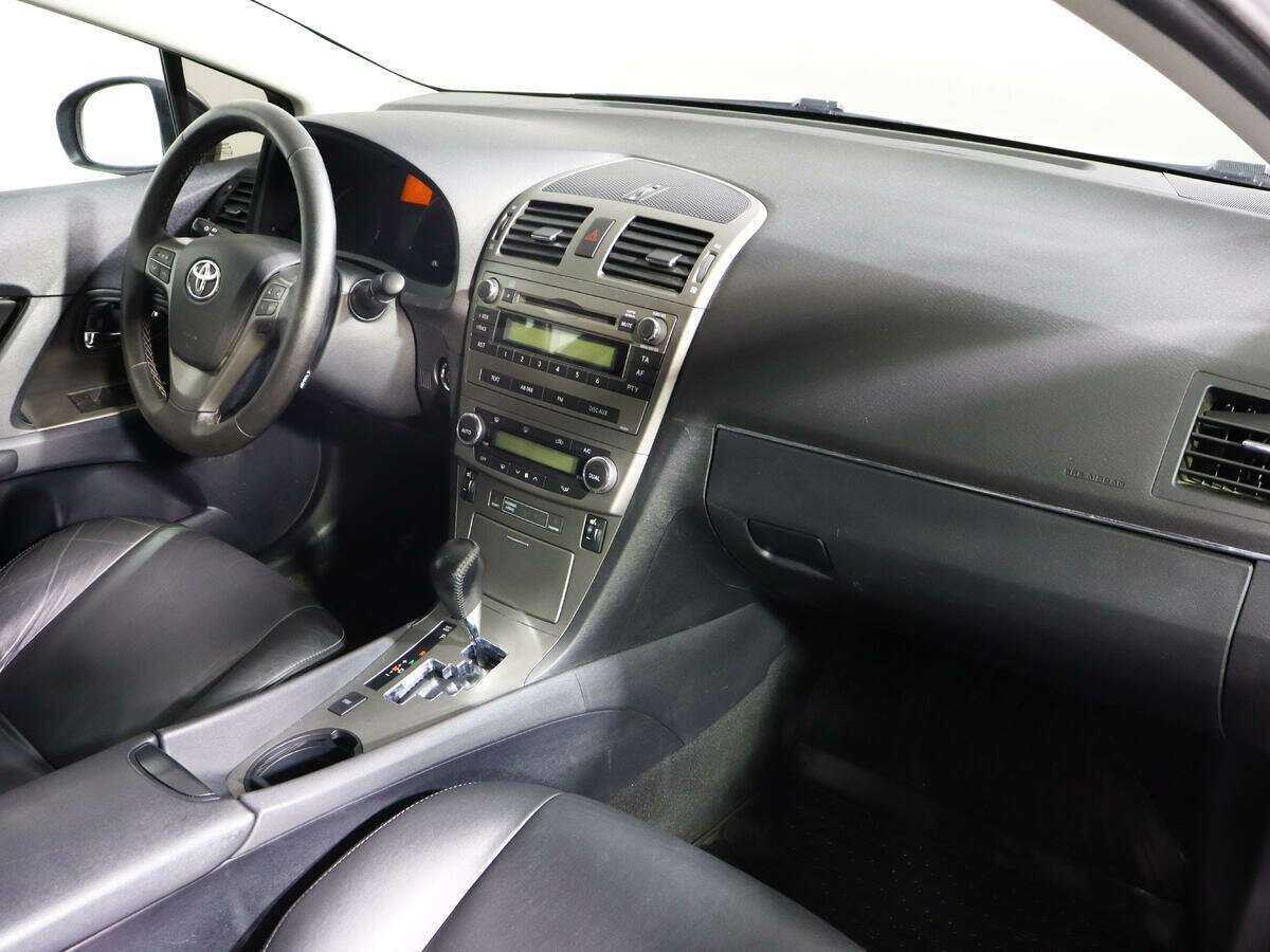 Купить Toyota Avensis с пробегом. Фото: #4