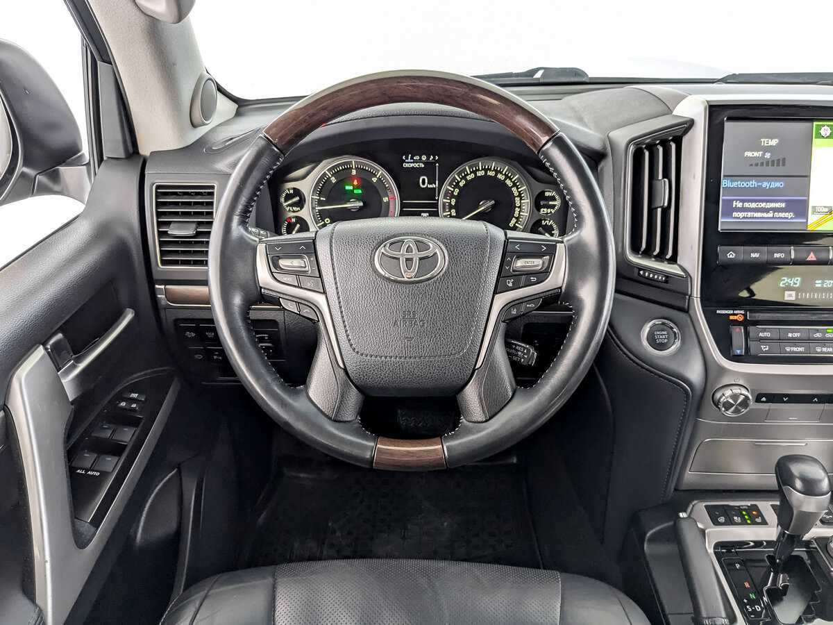 Купить Toyota Land Cruiser с пробегом. Фото: #21