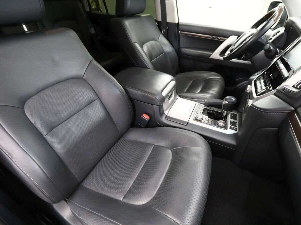 Купить Toyota Land Cruiser с пробегом. Фото: #7