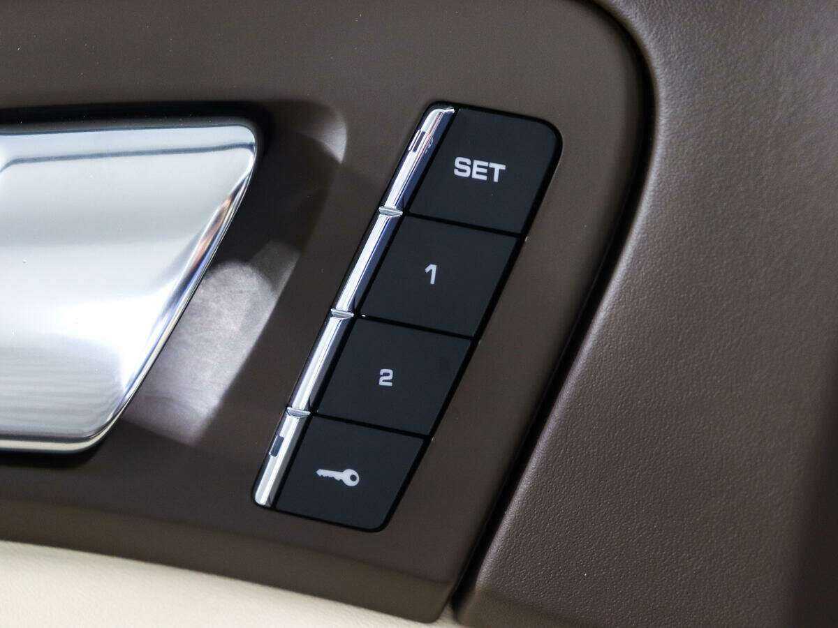 Купить Porsche Cayenne с пробегом. Фото: #24