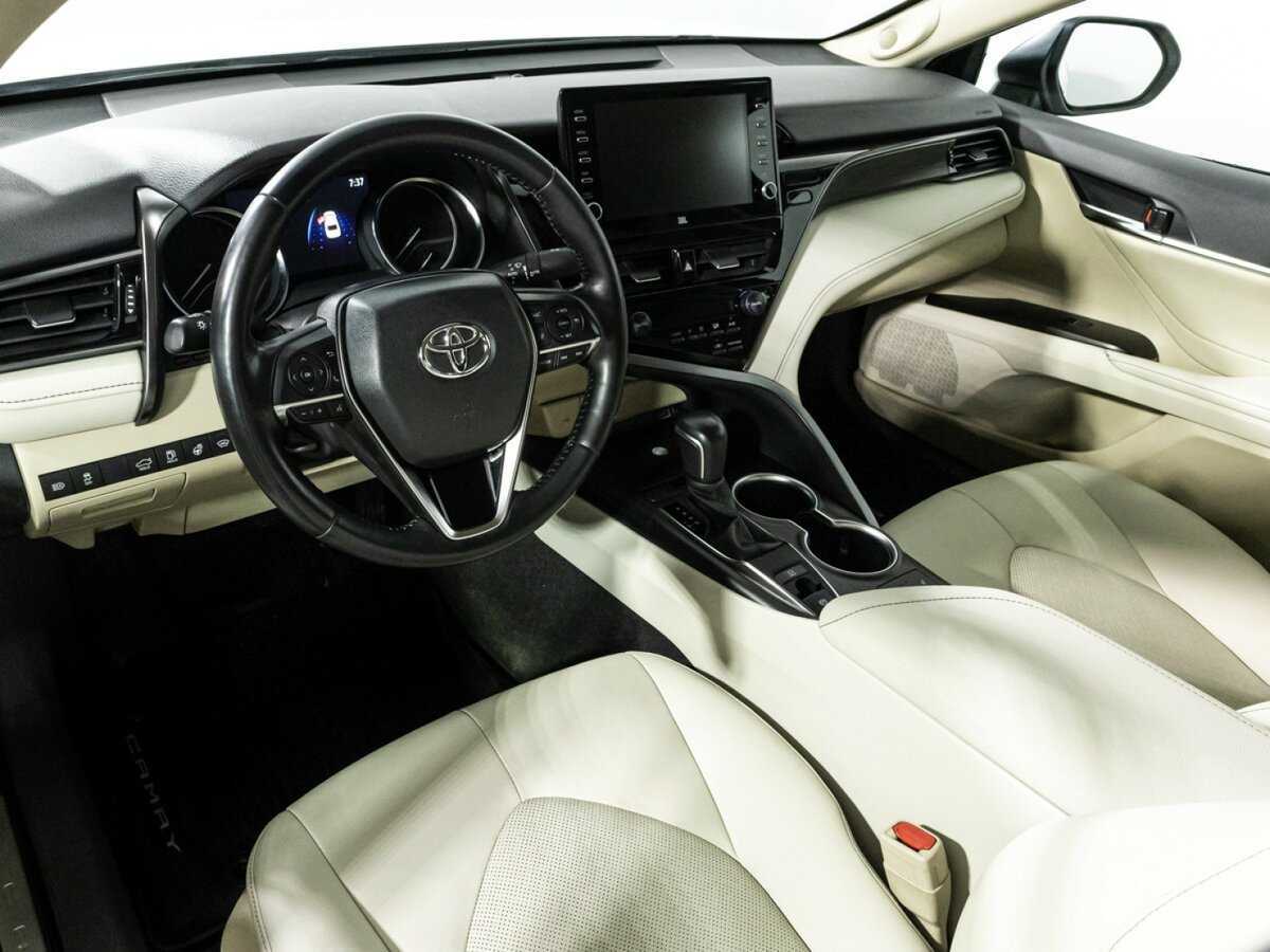 Купить Toyota Camry с пробегом. Фото: #9