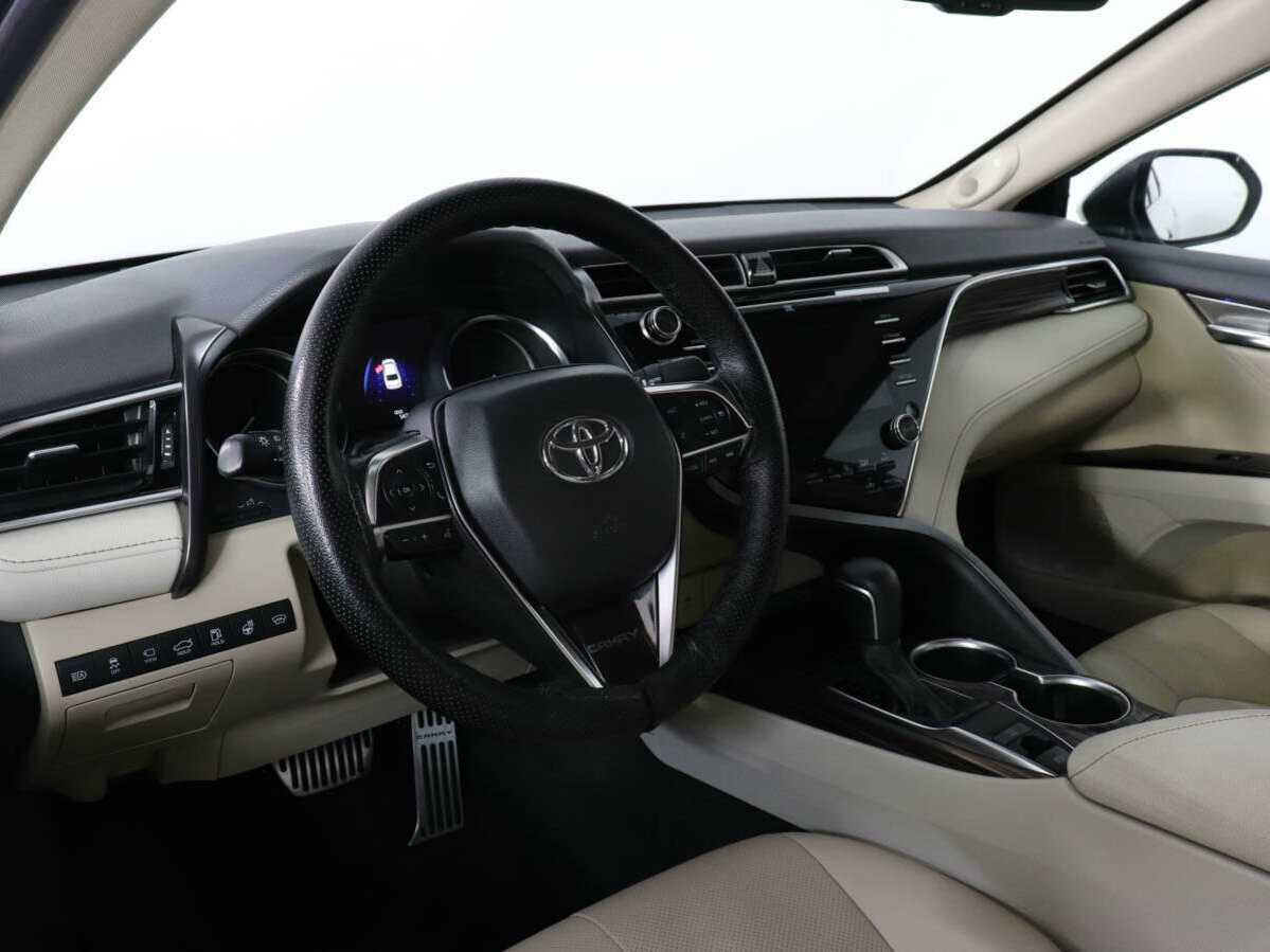 Купить Toyota Camry с пробегом. Фото: #8