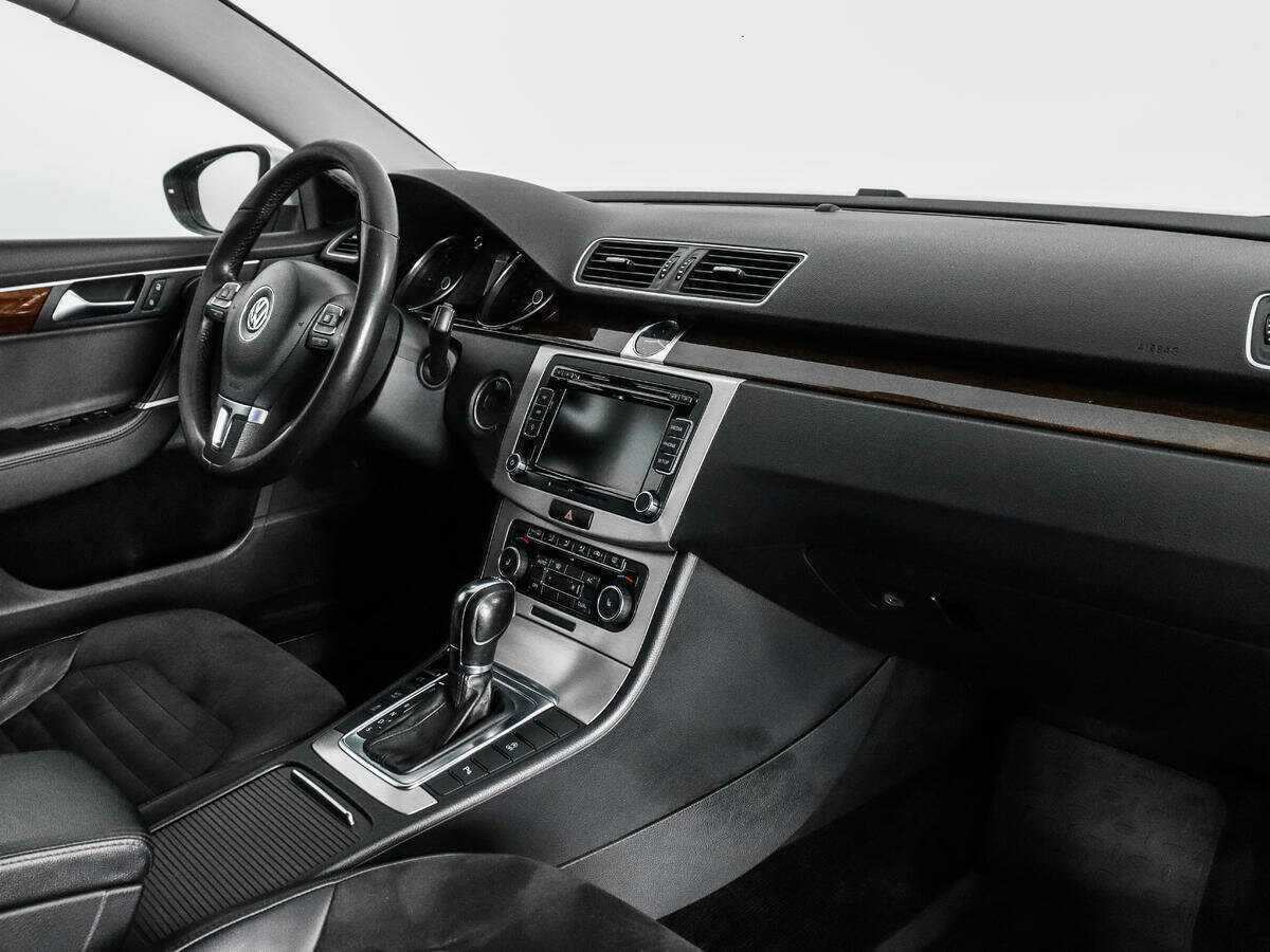 Купить Volkswagen Passat с пробегом. Фото: #11