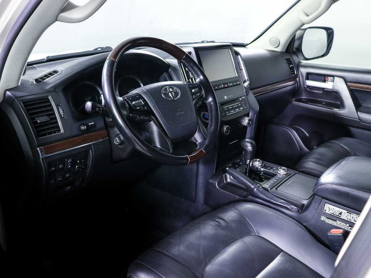 Купить Toyota Land Cruiser с пробегом. Фото: #13