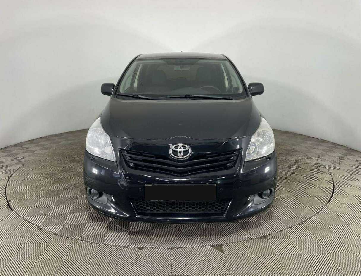 Купить Toyota Verso с пробегом. Фото: #1
