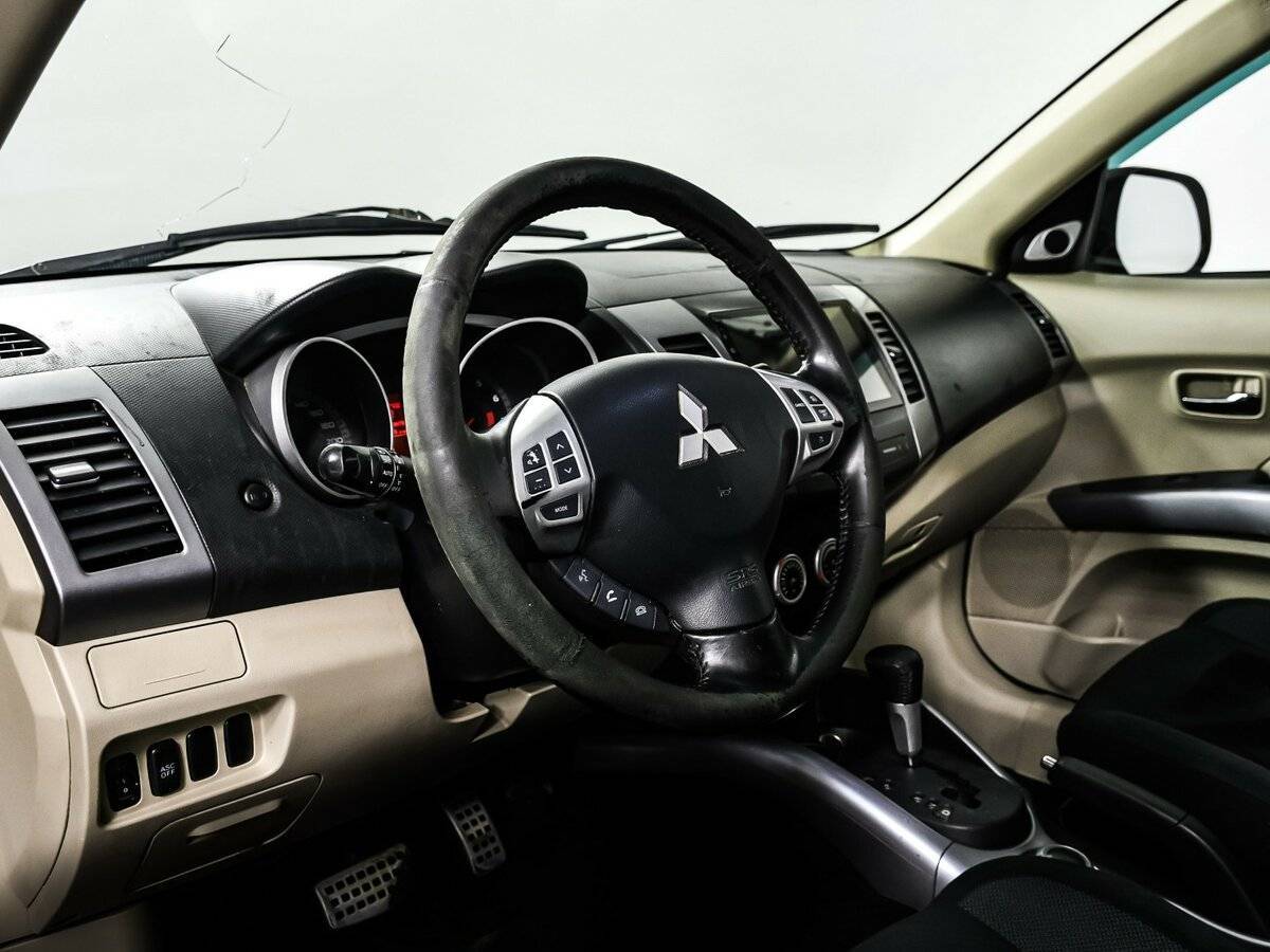 Купить Mitsubishi Outlander с пробегом. Фото: #12