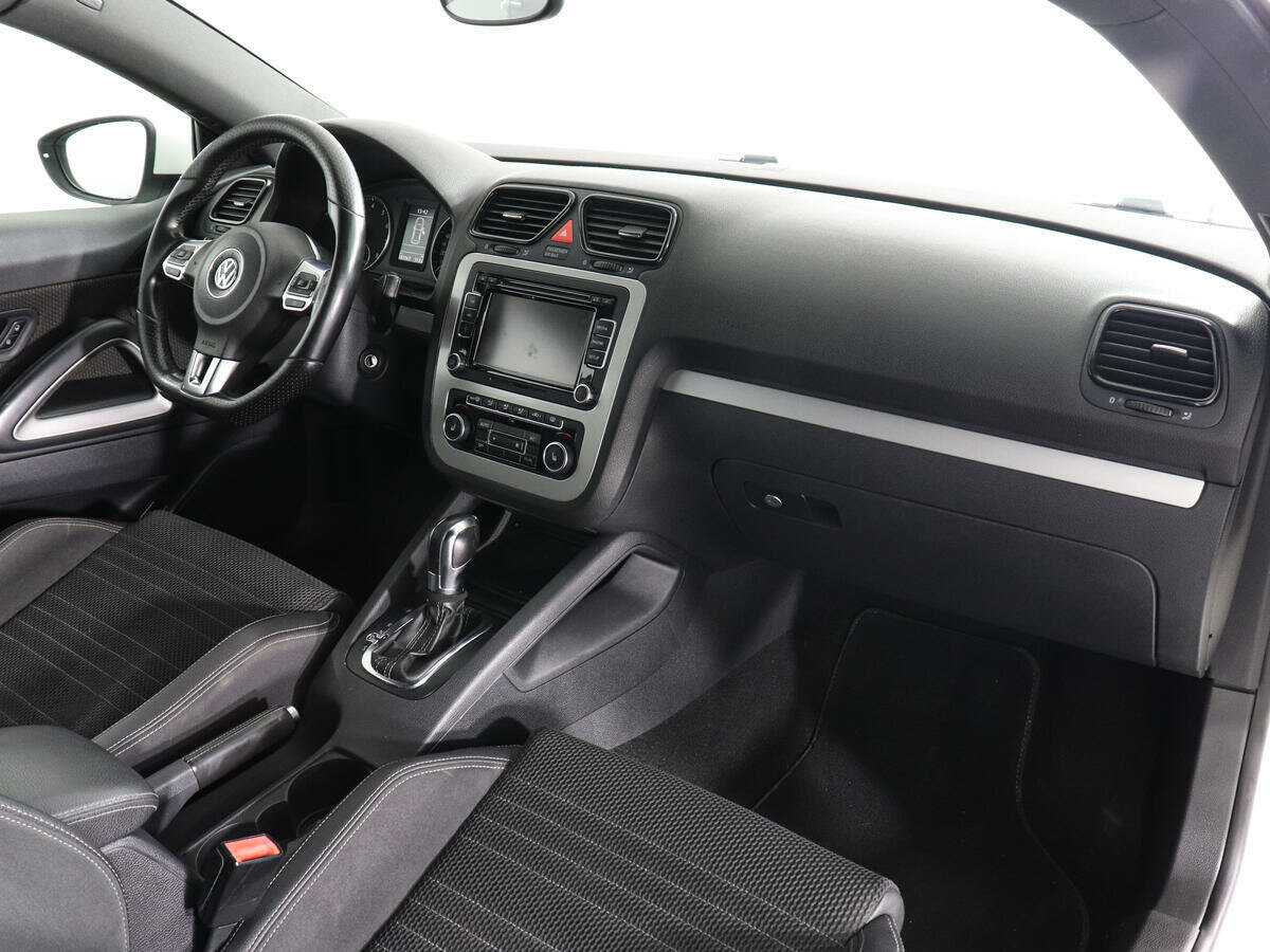 Купить Volkswagen Scirocco с пробегом. Фото: #9