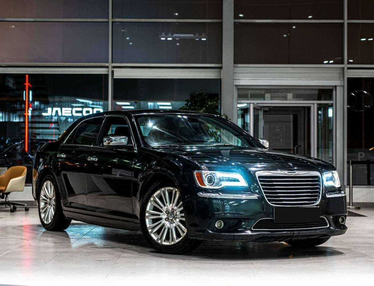 Купить Chrysler 300C с пробегом. Фото: #1