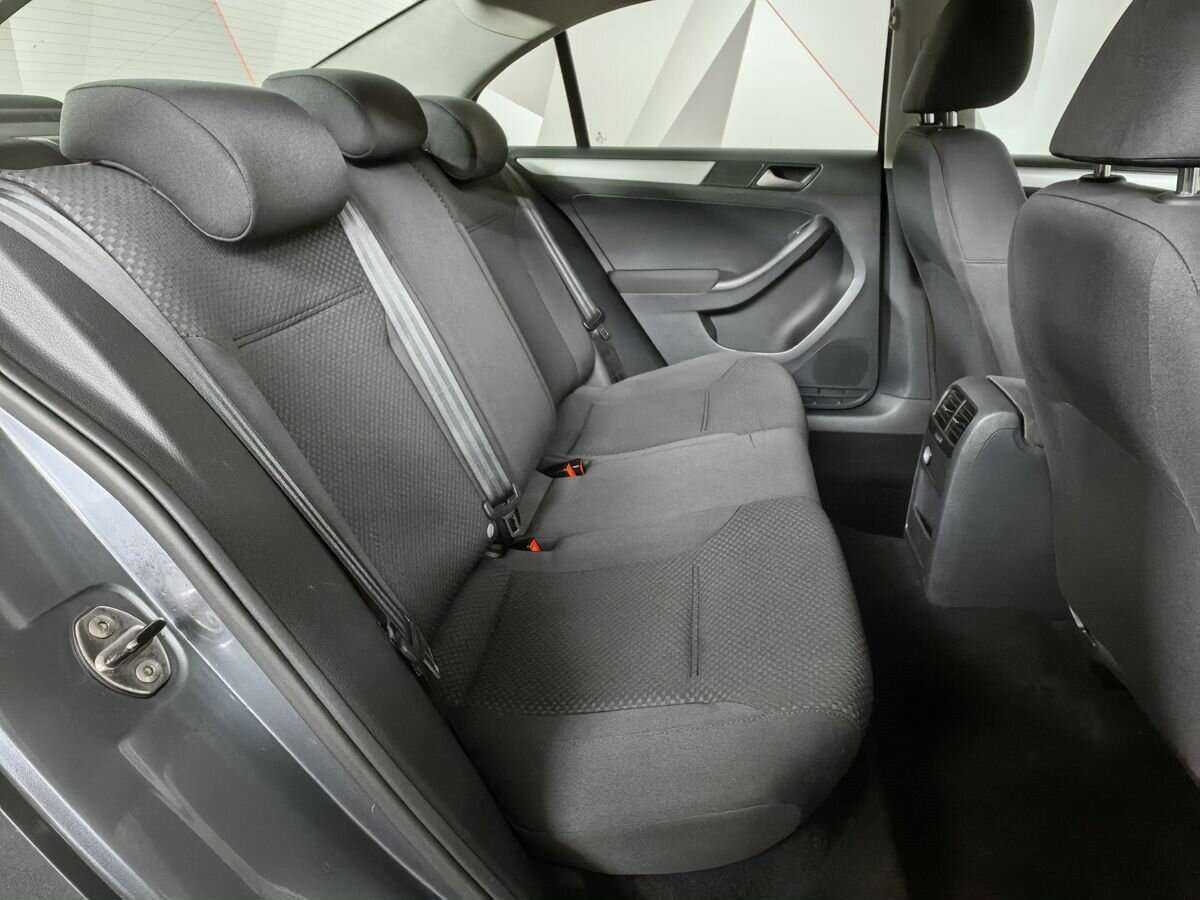 Купить Volkswagen Jetta с пробегом. Фото: #11