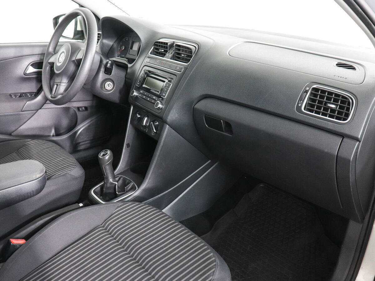 Купить Volkswagen Polo с пробегом. Фото: #9