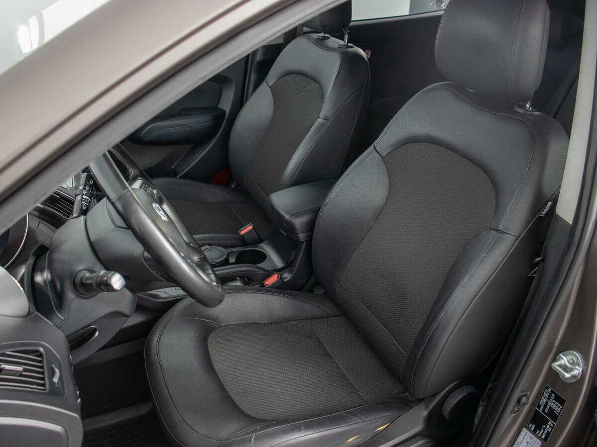 Купить Hyundai ix35 с пробегом. Фото: #11
