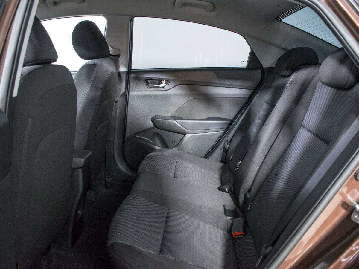 Купить Hyundai Solaris с пробегом. Фото: #9
