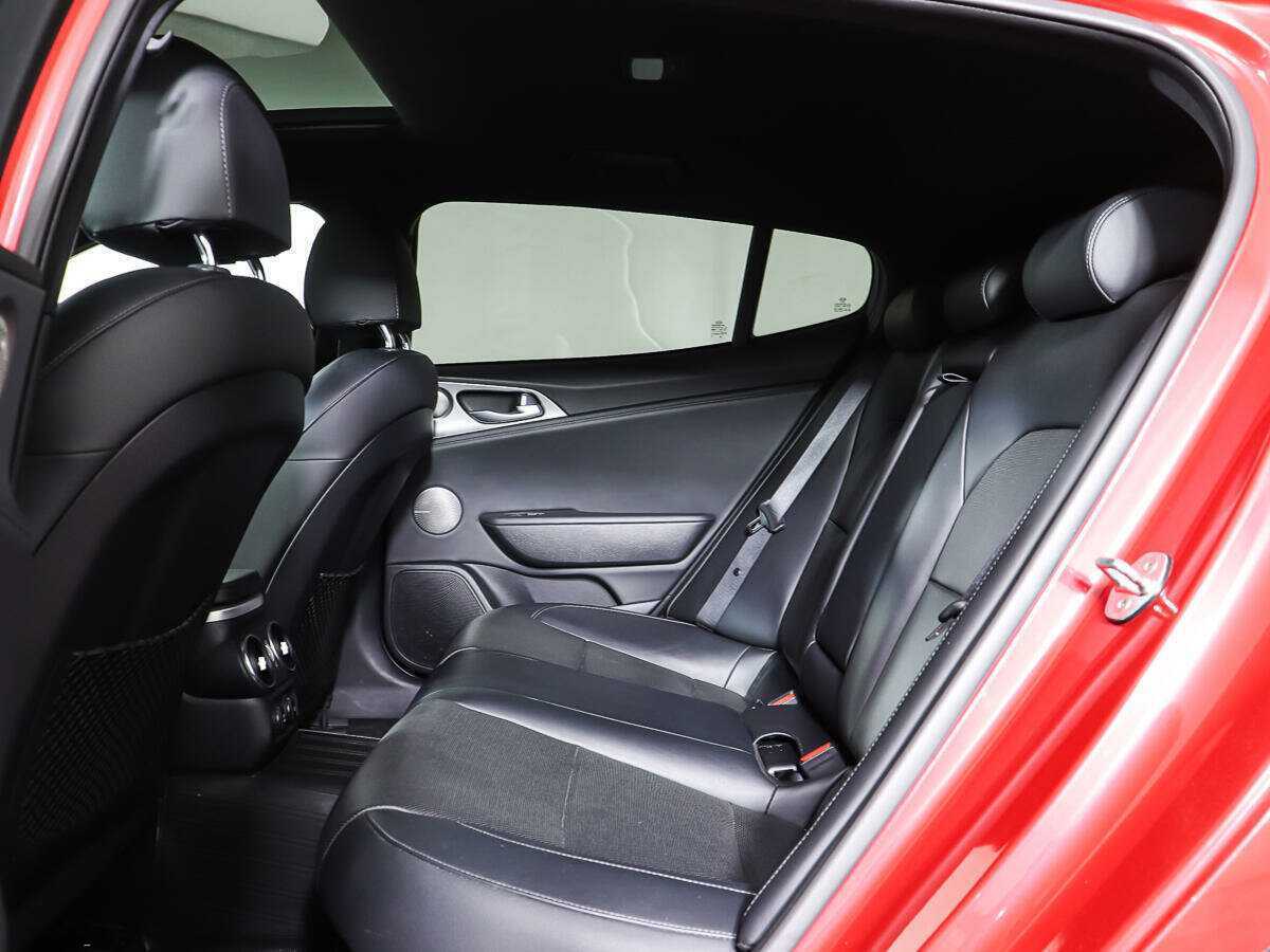 Купить Kia Stinger с пробегом. Фото: #8