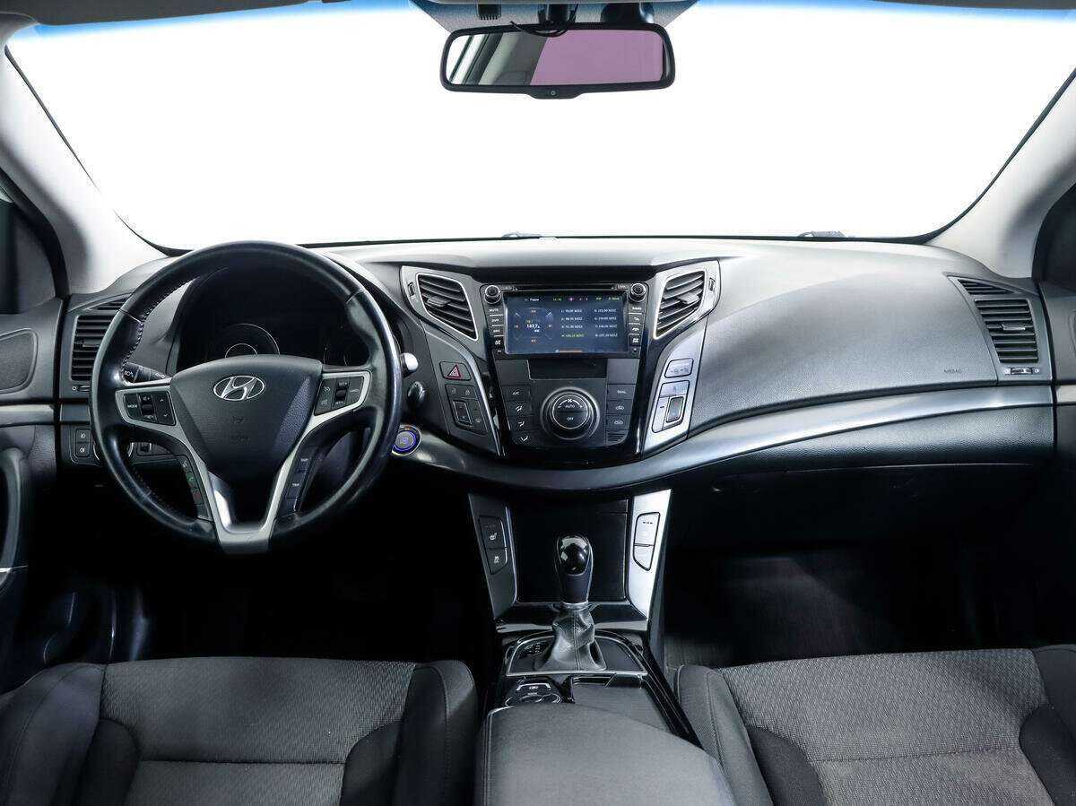 Купить Hyundai i40 с пробегом. Фото: #9