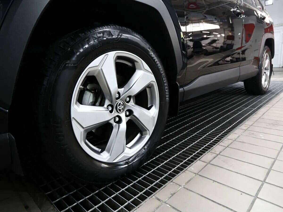 Купить Toyota RAV4 с пробегом. Фото: #13