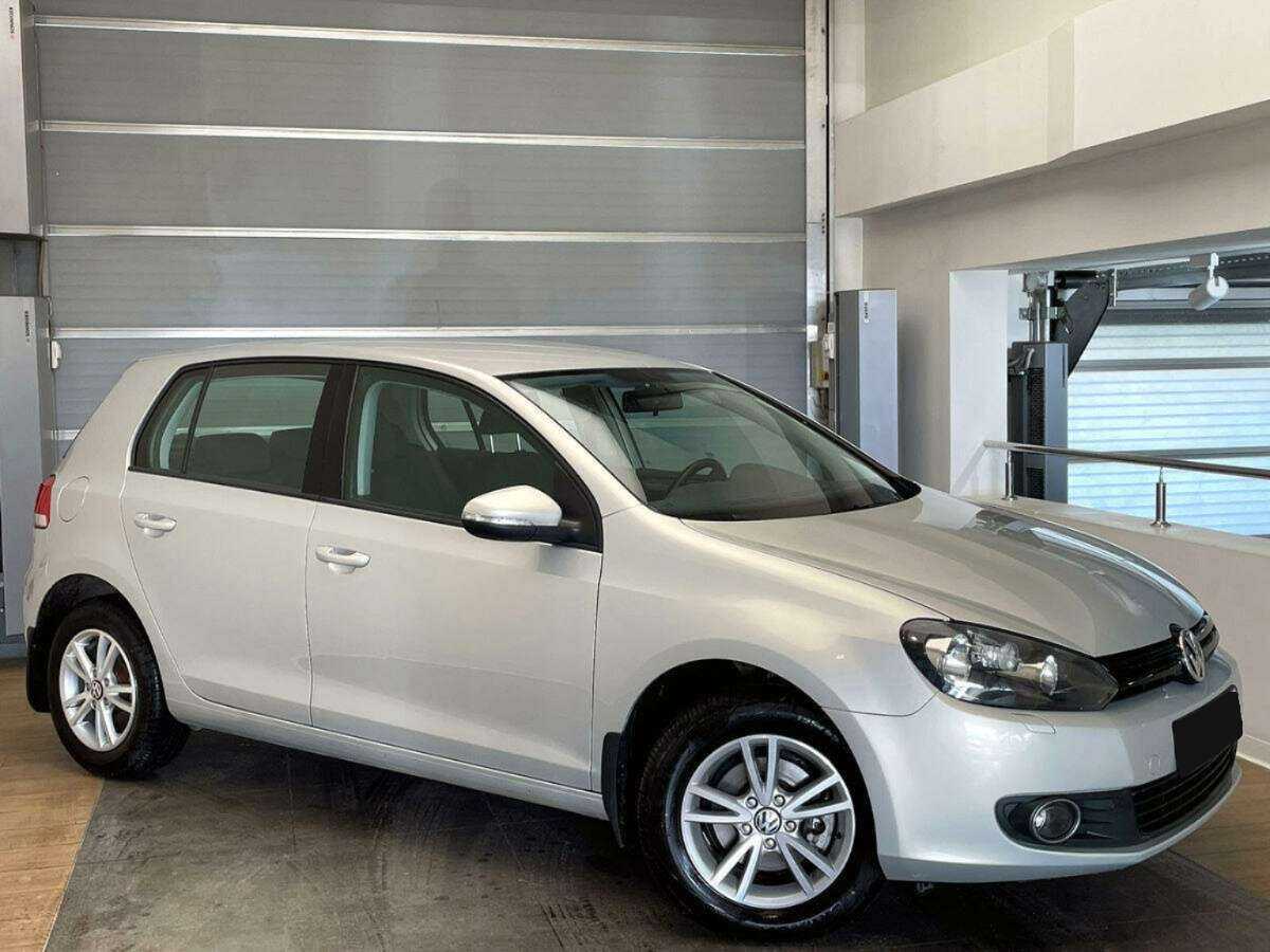 Купить Volkswagen Golf с пробегом. Фото: #2