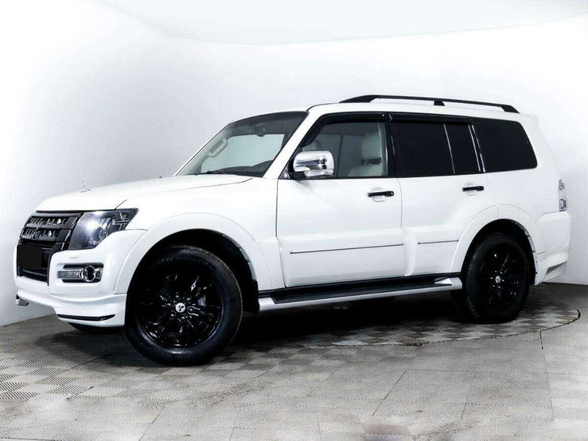 Купить Mitsubishi Pajero с пробегом. Посмотреть фото