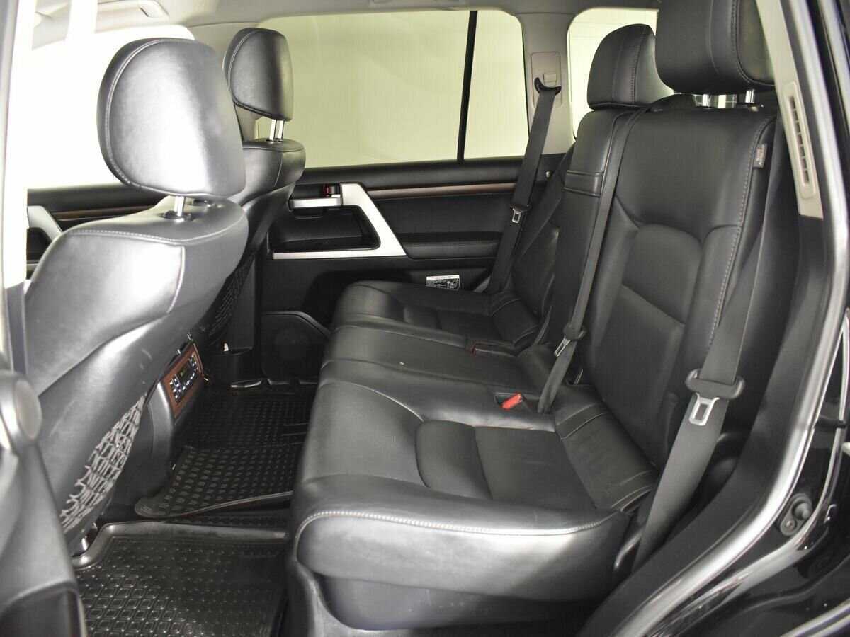 Купить Toyota Land Cruiser с пробегом. Фото: #18