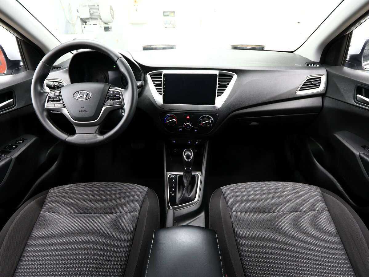 Купить Hyundai Solaris с пробегом. Фото: #9