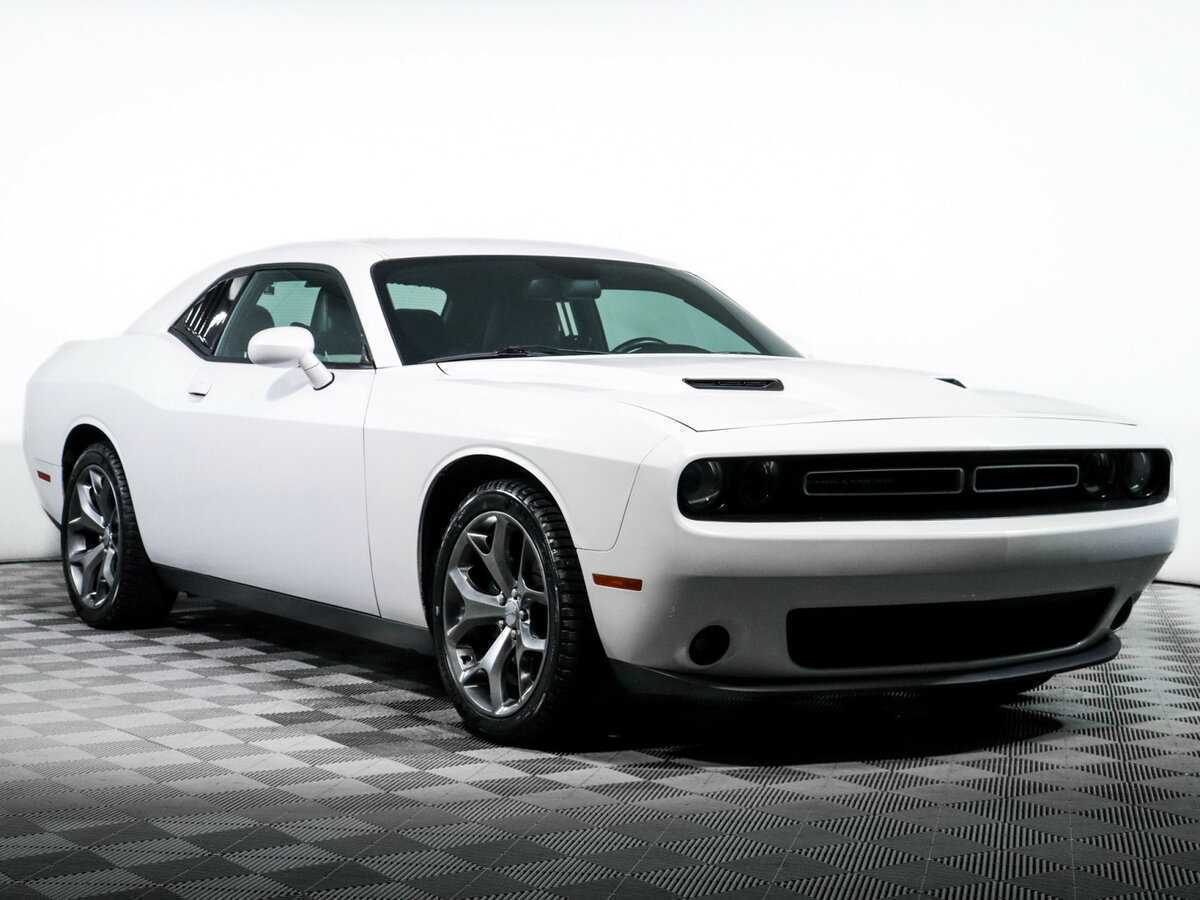 Купить Dodge Challenger с пробегом. Фото: #2