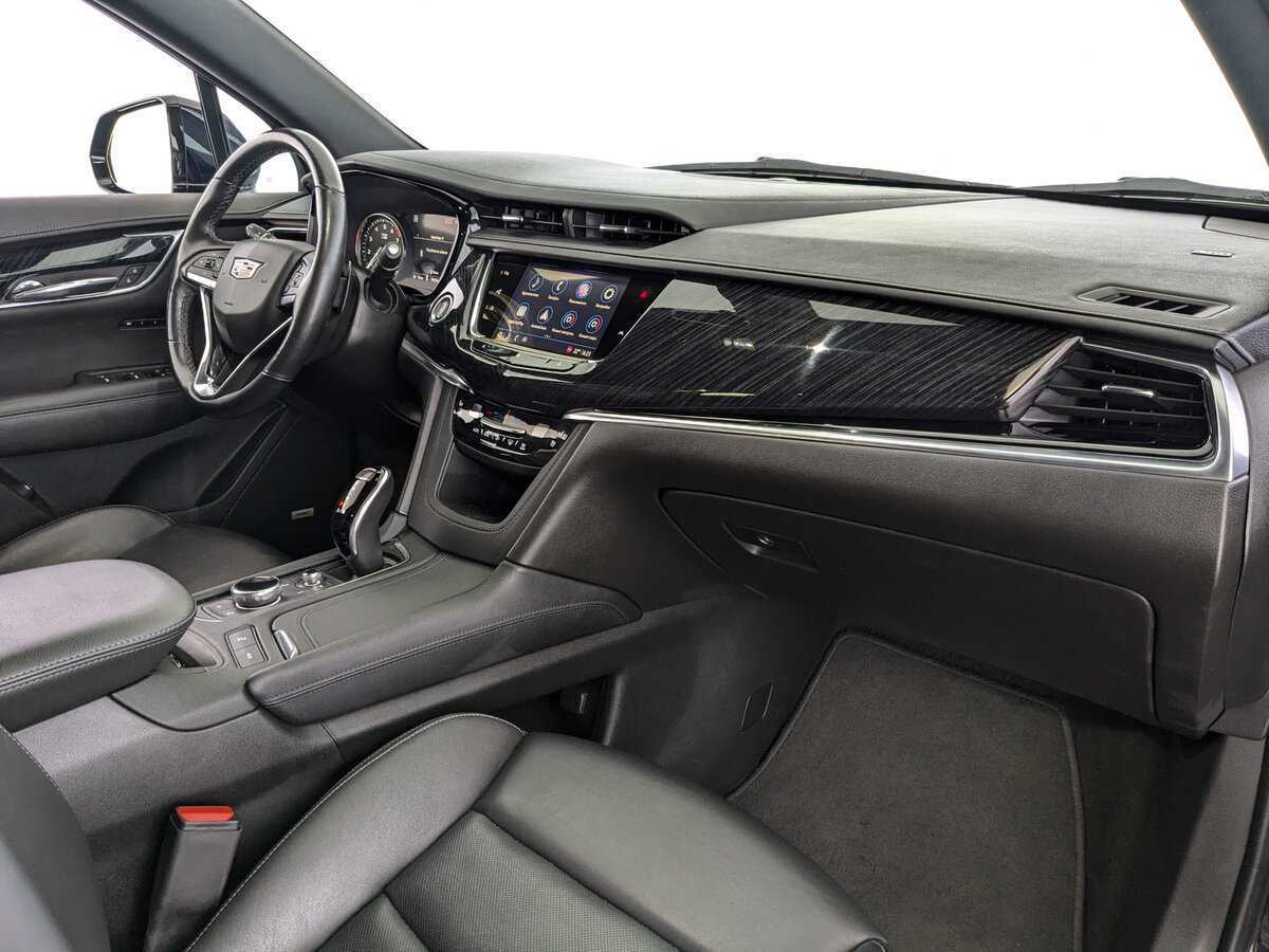 Купить Cadillac XT6 с пробегом. Фото: #8