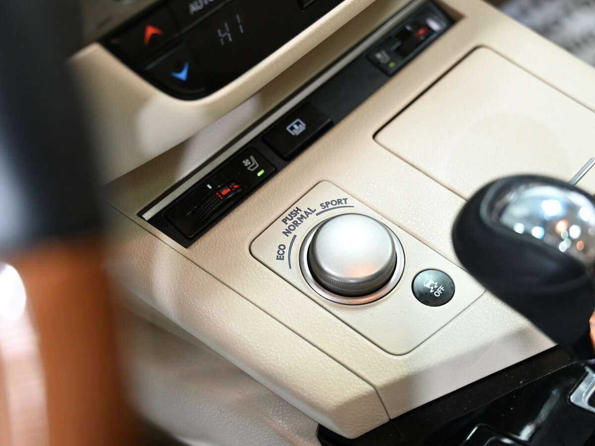 Купить Lexus ES с пробегом. Фото: #10