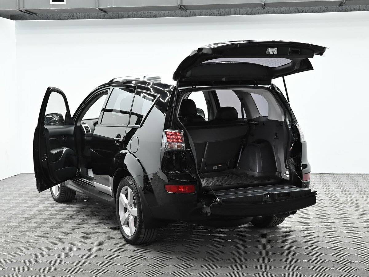Купить Mitsubishi Outlander с пробегом. Фото: #4
