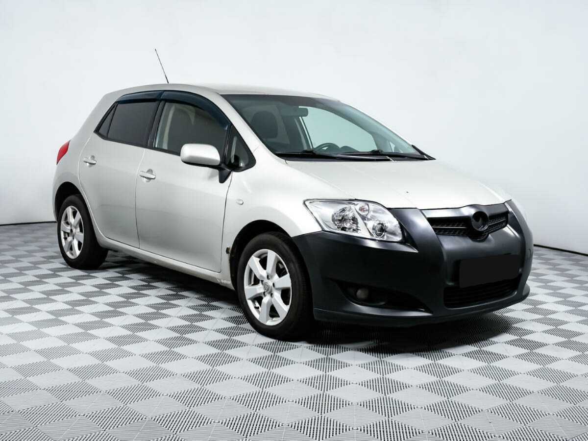 Купить Toyota Auris с пробегом. Фото: #2