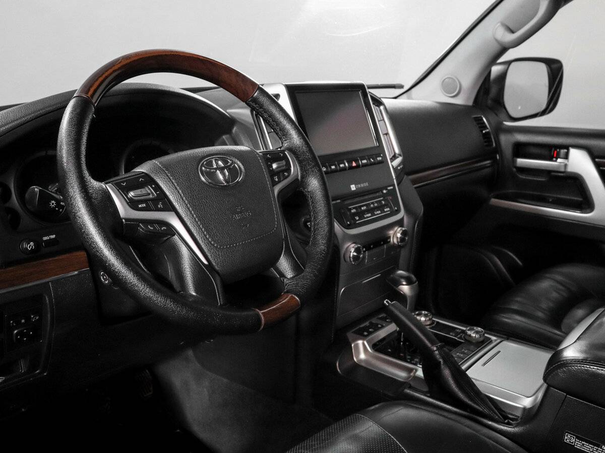 Купить Toyota Land Cruiser с пробегом. Фото: #12