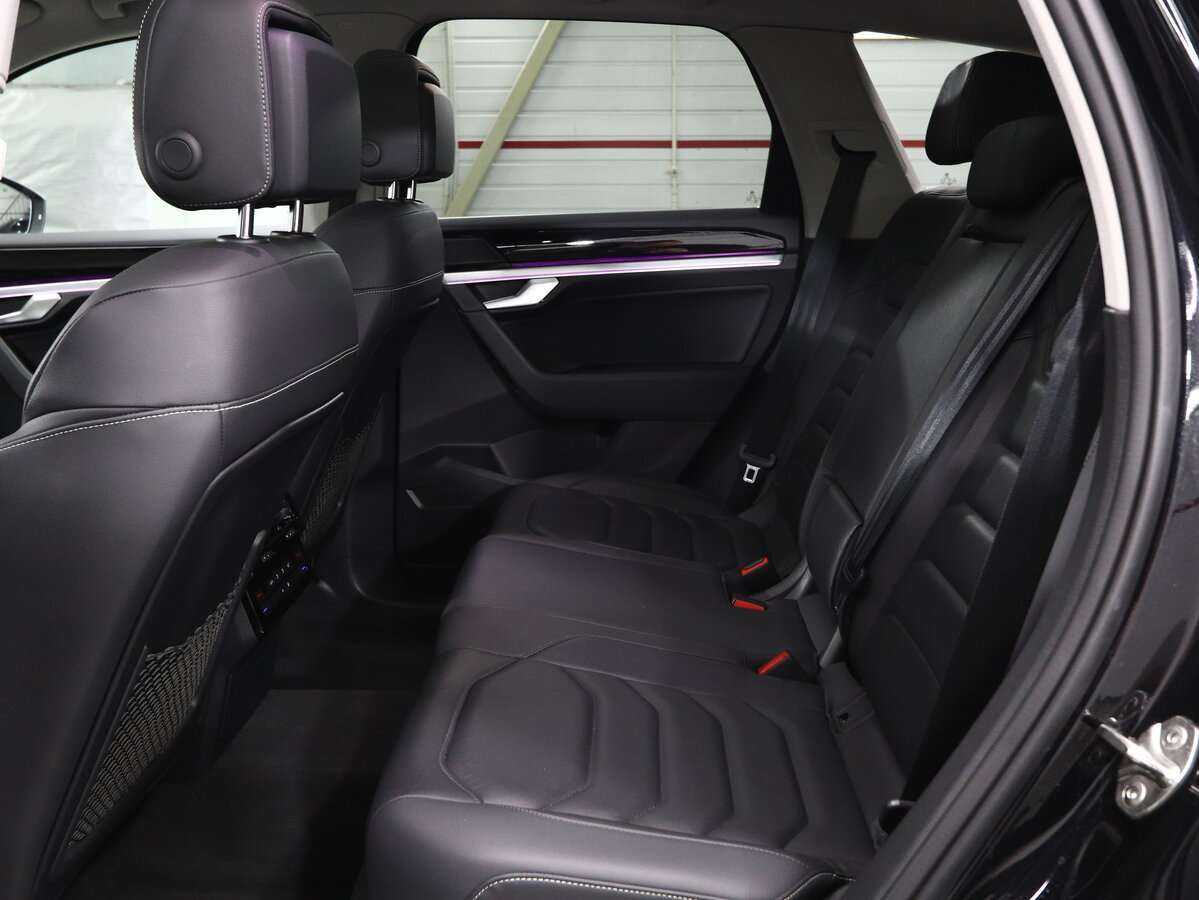Купить Volkswagen Touareg с пробегом. Фото: #12