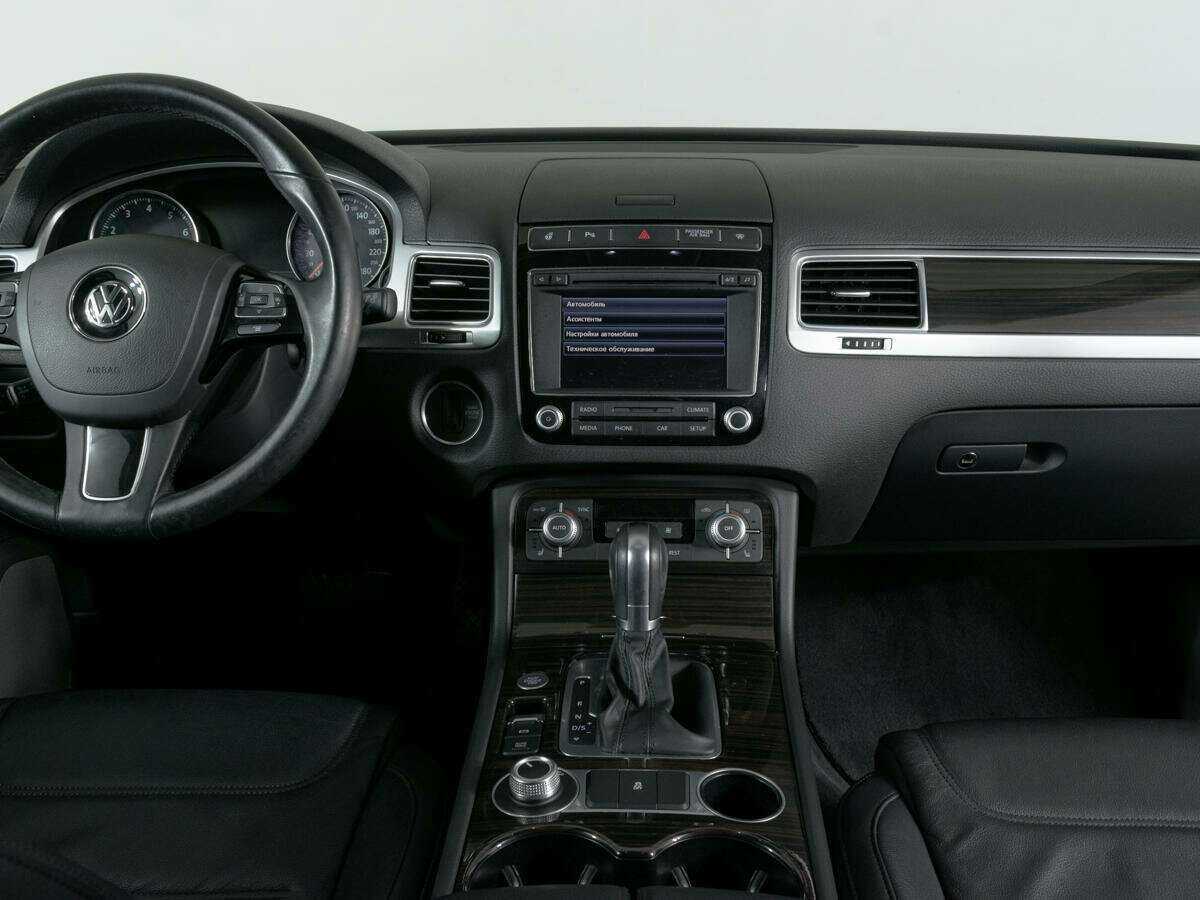 Купить Volkswagen Touareg с пробегом. Фото: #9
